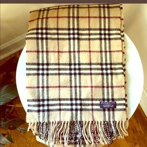 Burberry classic scarf lambswool